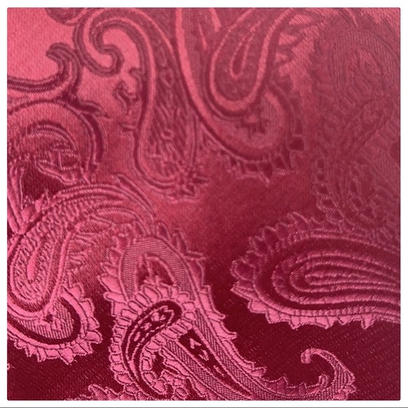 😎Handsome Red on Red Mens Tie😎 - Picture 9 of 10